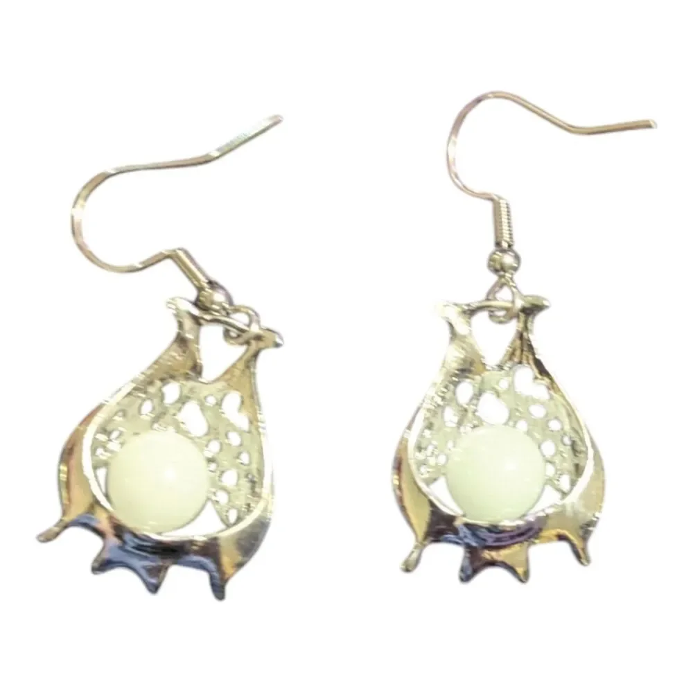Silver Tone Filigree Dangle Earrings White Stone Boho Vintage Style Drop Earring